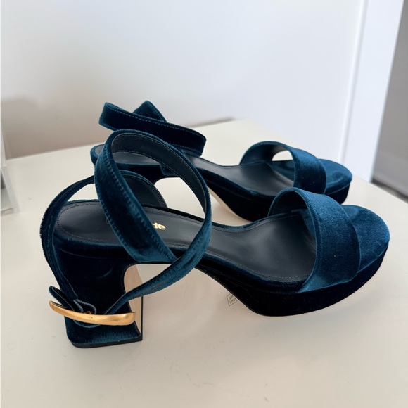 Larroude Dolly Verona Low Sandal In Blue Velvet, New & Never Worn Outside - Picture 2 of 4